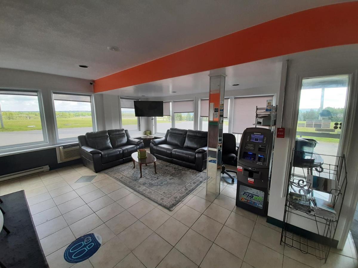 Howard Johnson By Wyndham Woodstock Nb Esterno foto