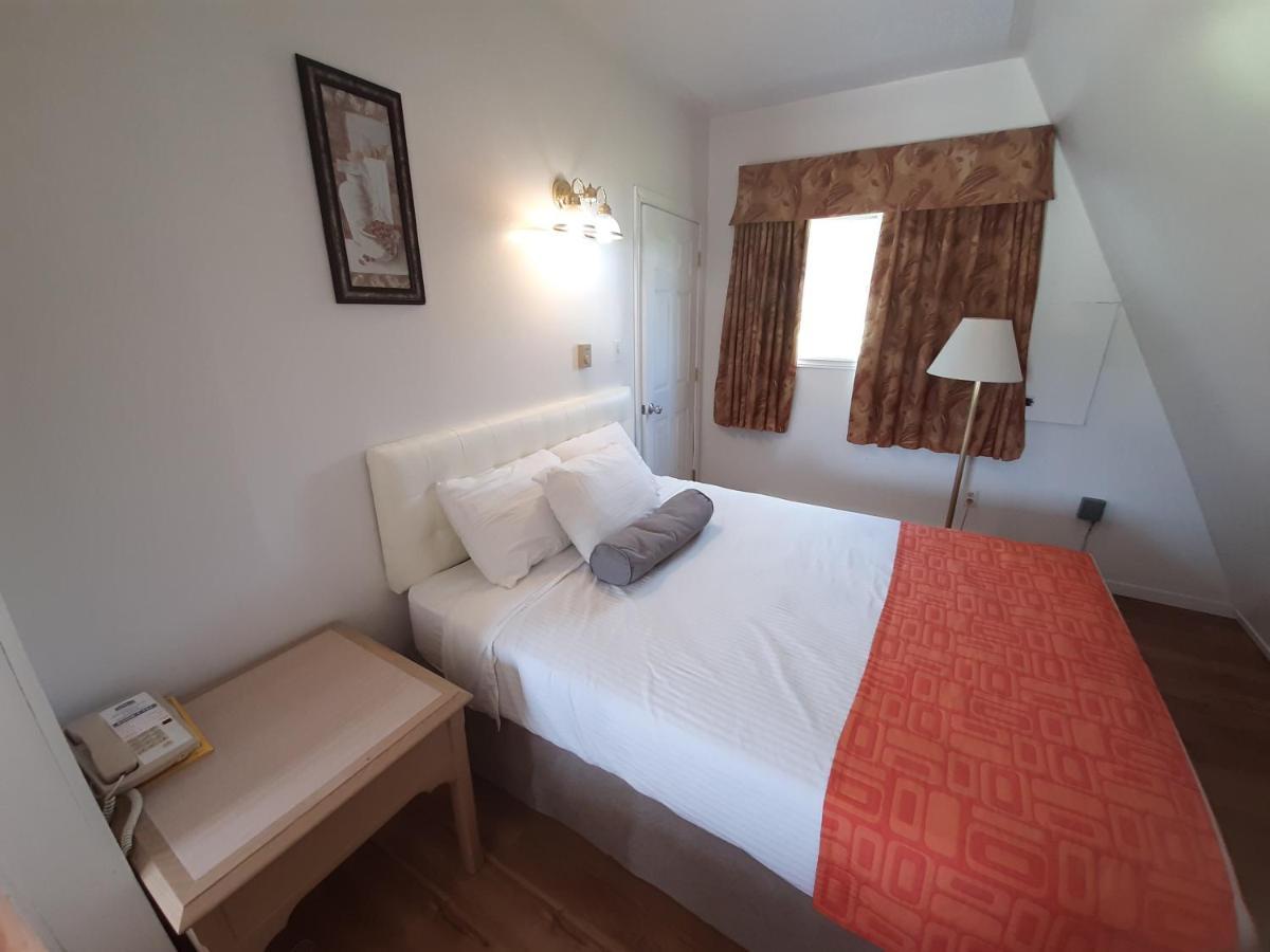 Howard Johnson By Wyndham Woodstock Nb Esterno foto