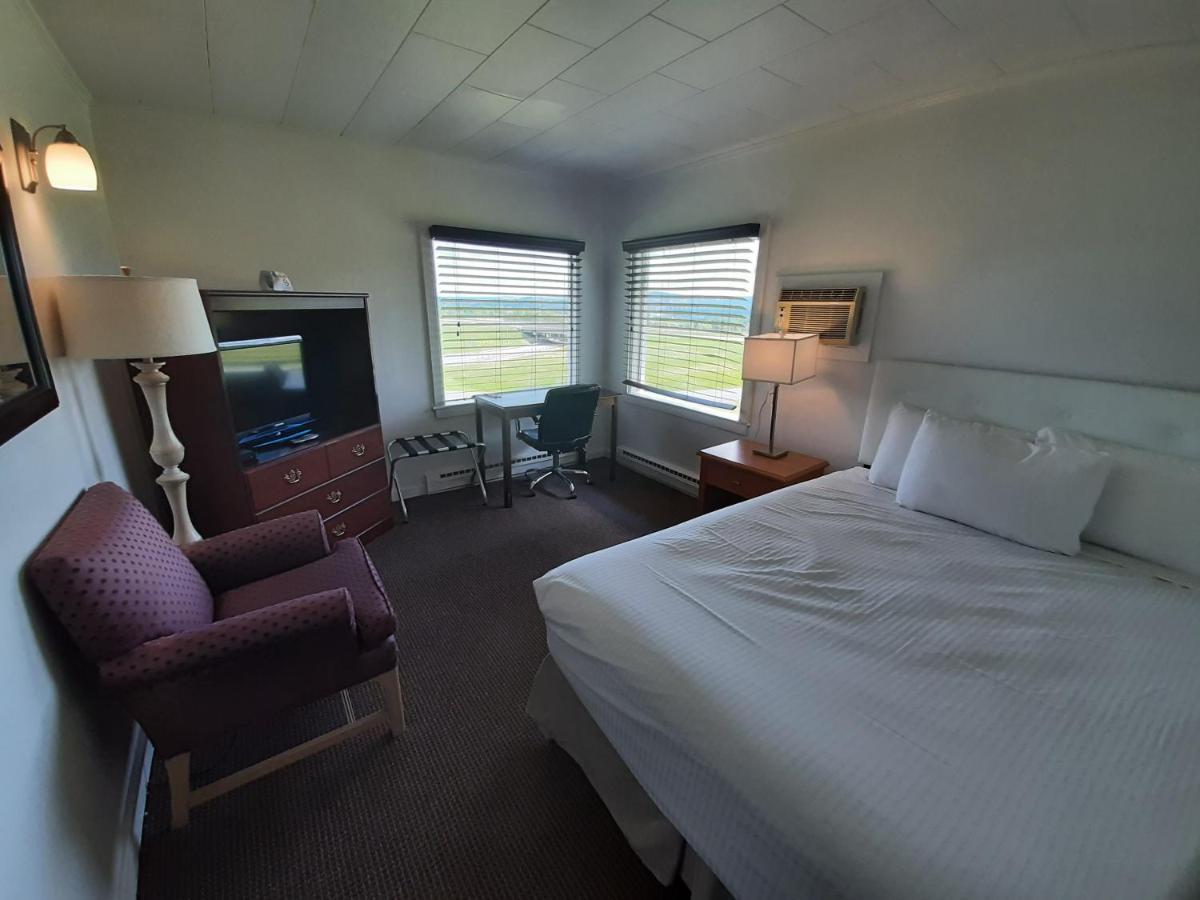 Howard Johnson By Wyndham Woodstock Nb Esterno foto