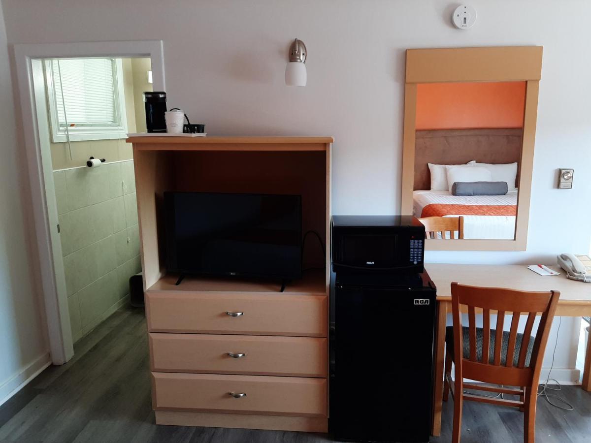Howard Johnson By Wyndham Woodstock Nb Esterno foto