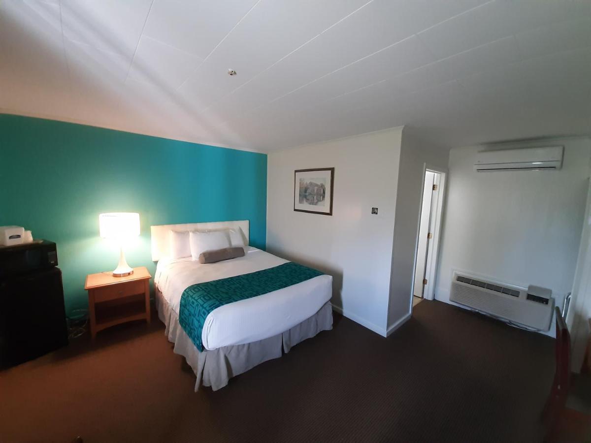 Howard Johnson By Wyndham Woodstock Nb Esterno foto