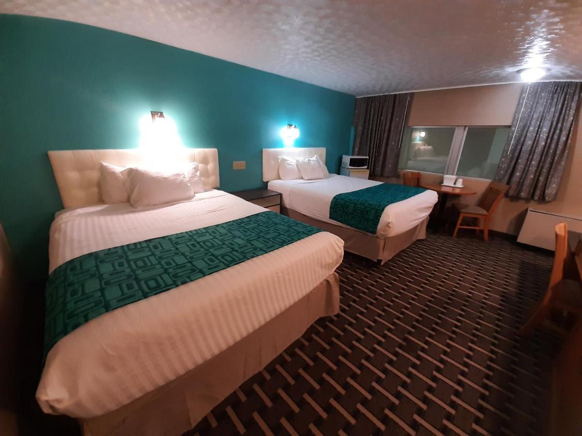 Howard Johnson By Wyndham Woodstock Nb Esterno foto