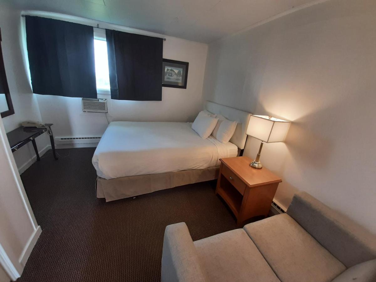 Howard Johnson By Wyndham Woodstock Nb Esterno foto