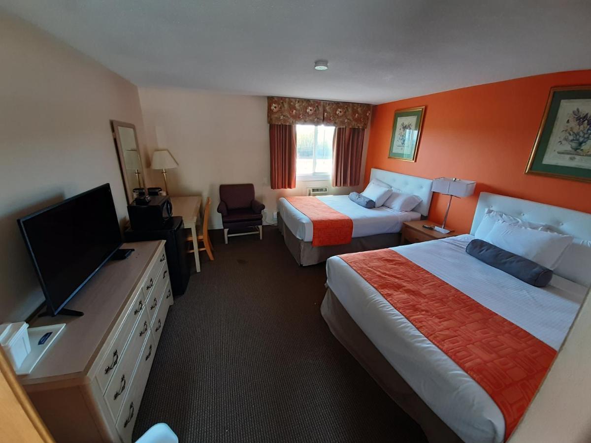 Howard Johnson By Wyndham Woodstock Nb Esterno foto
