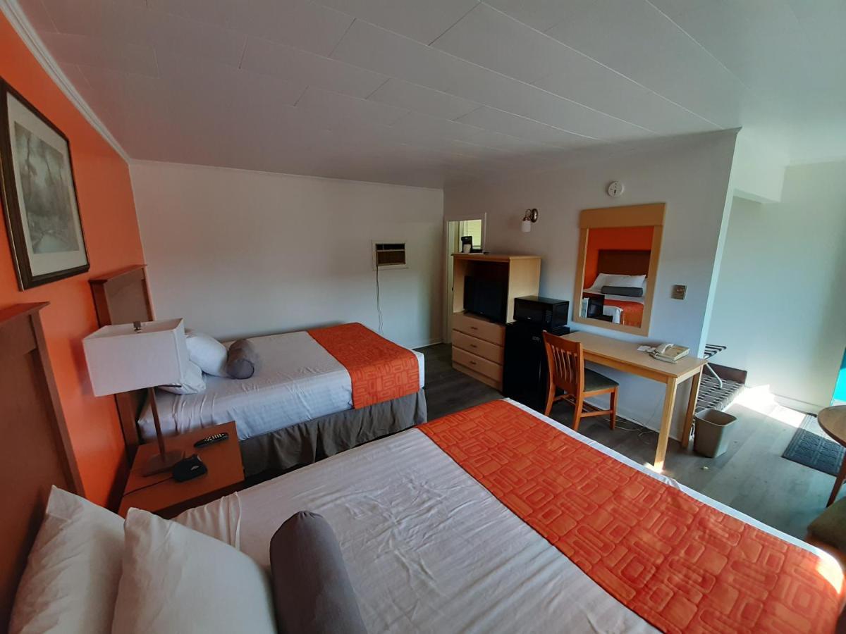 Howard Johnson By Wyndham Woodstock Nb Esterno foto