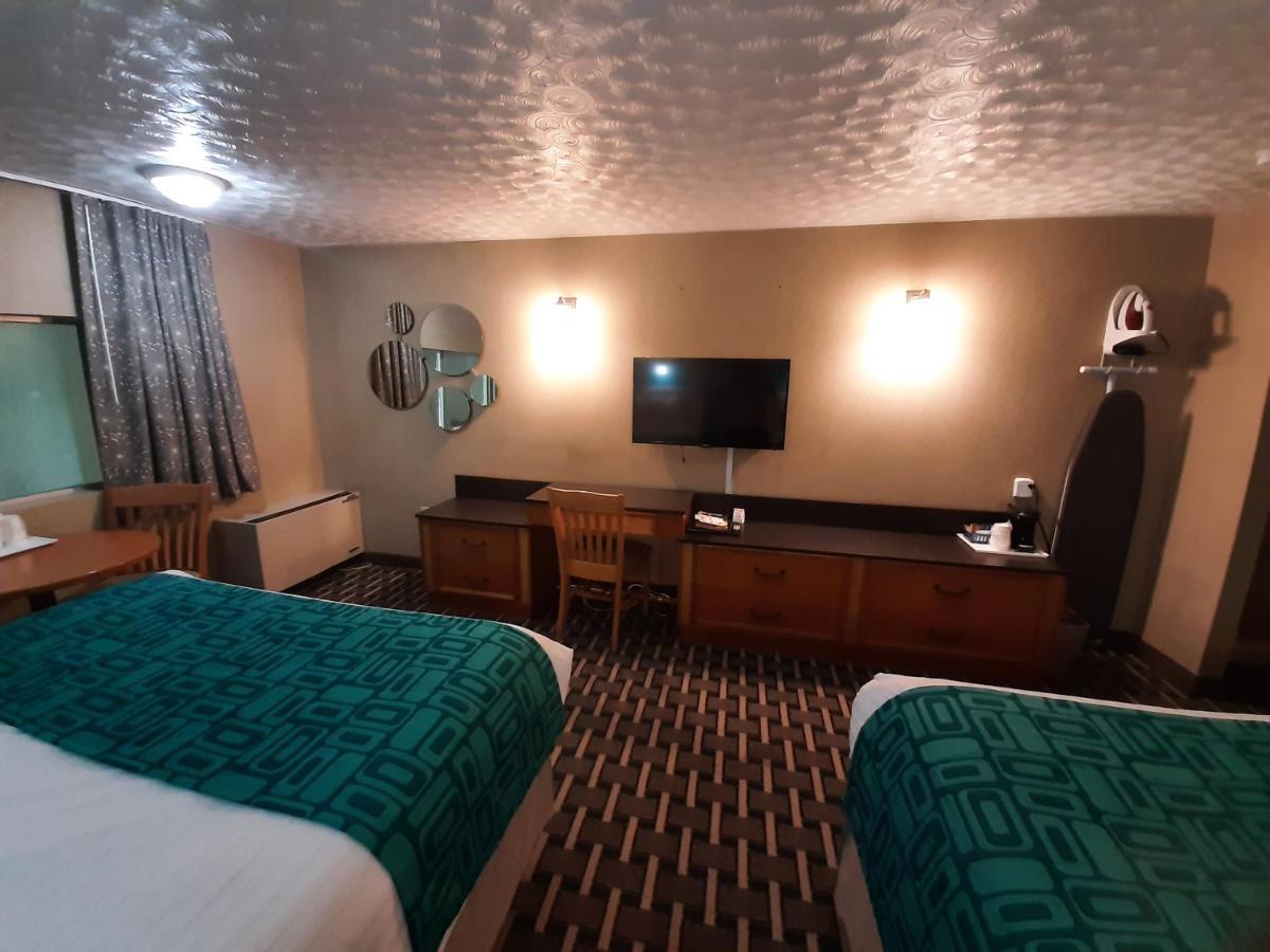 Howard Johnson By Wyndham Woodstock Nb Esterno foto