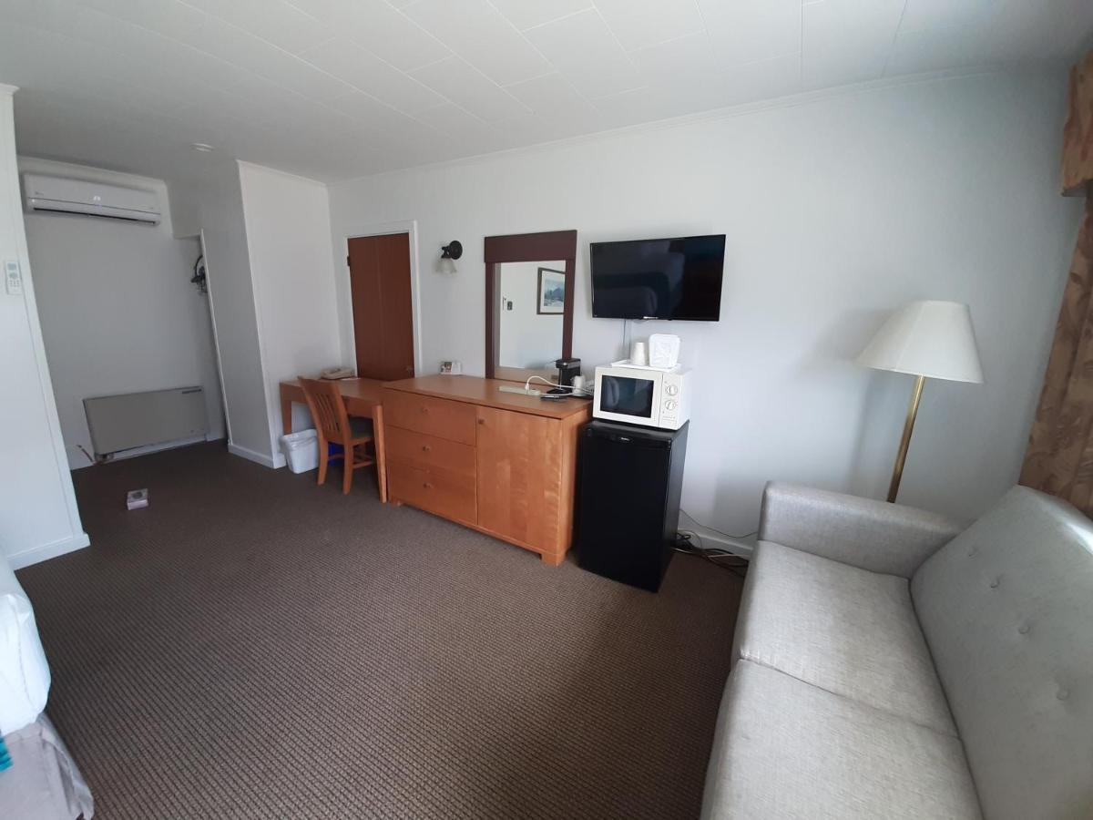 Howard Johnson By Wyndham Woodstock Nb Esterno foto
