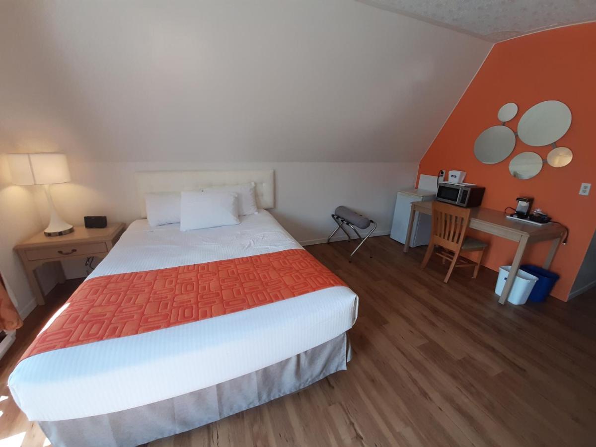 Howard Johnson By Wyndham Woodstock Nb Esterno foto