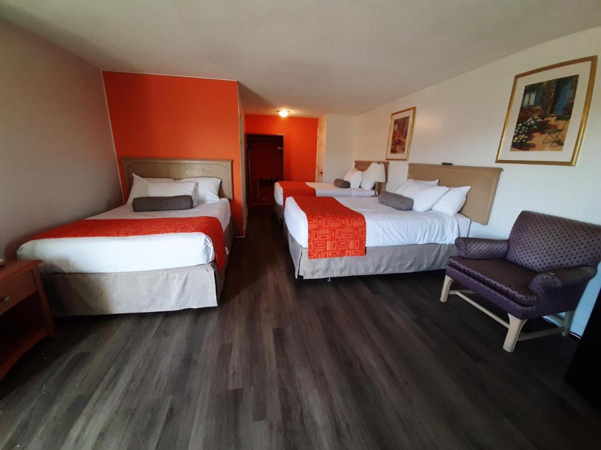 Howard Johnson By Wyndham Woodstock Nb Esterno foto