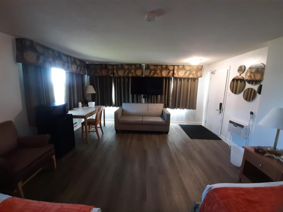 Howard Johnson By Wyndham Woodstock Nb Esterno foto