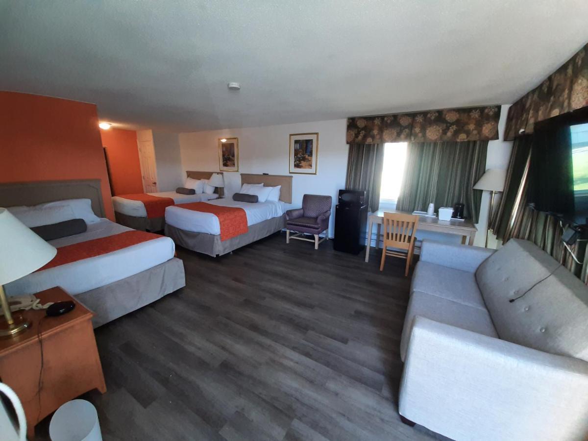 Howard Johnson By Wyndham Woodstock Nb Esterno foto