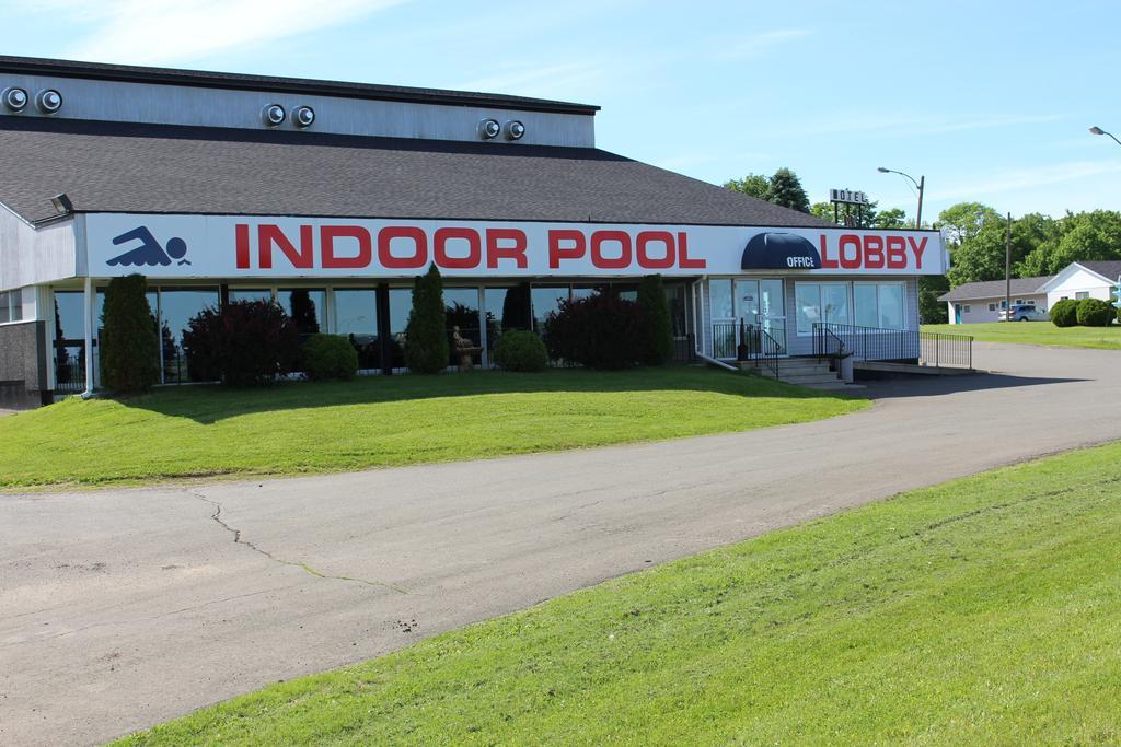 Howard Johnson By Wyndham Woodstock Nb Esterno foto