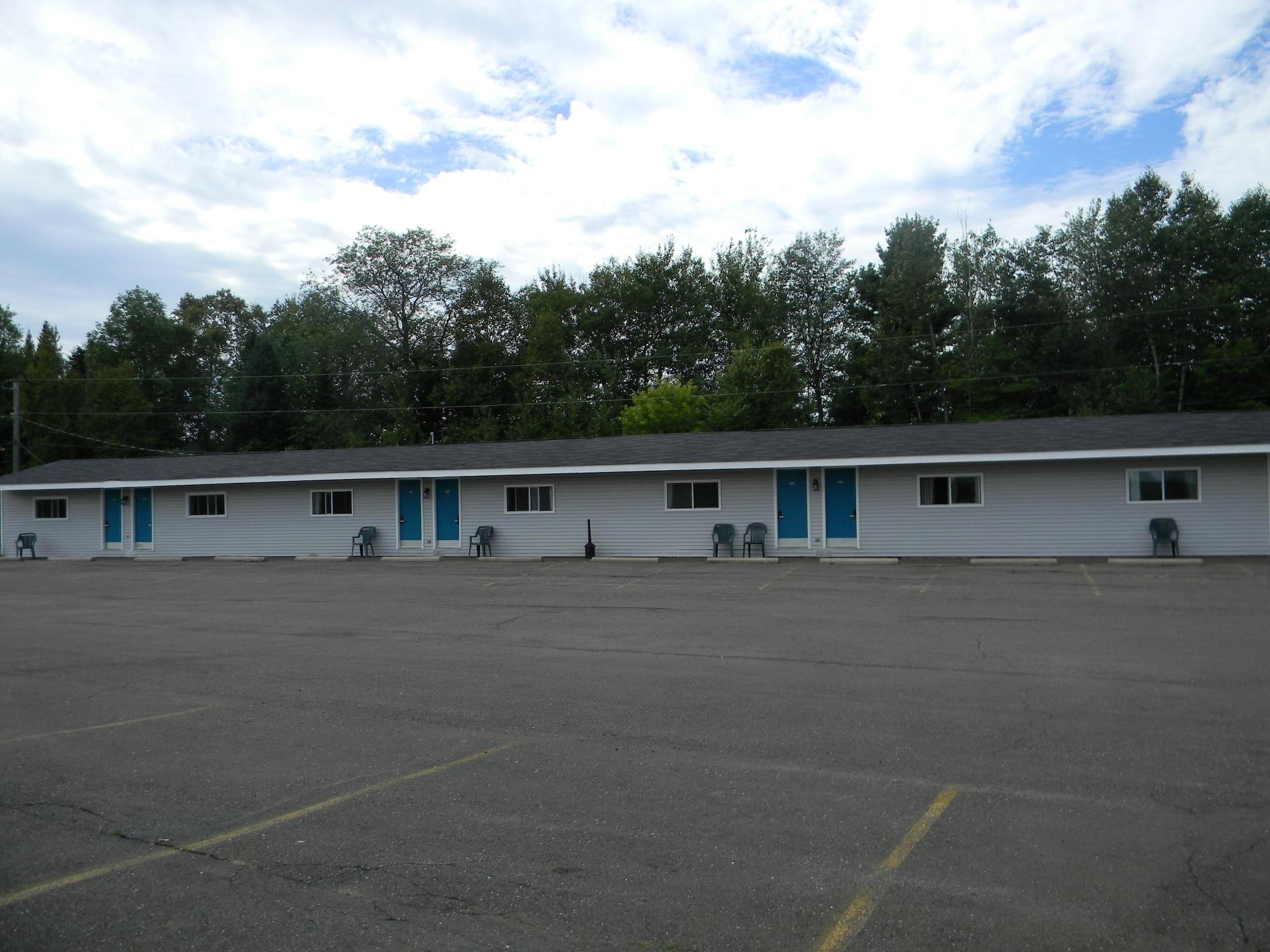 Howard Johnson By Wyndham Woodstock Nb Esterno foto